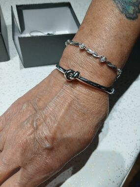 Kate Spade Silver Saliors Knot Hinged Bangle New York